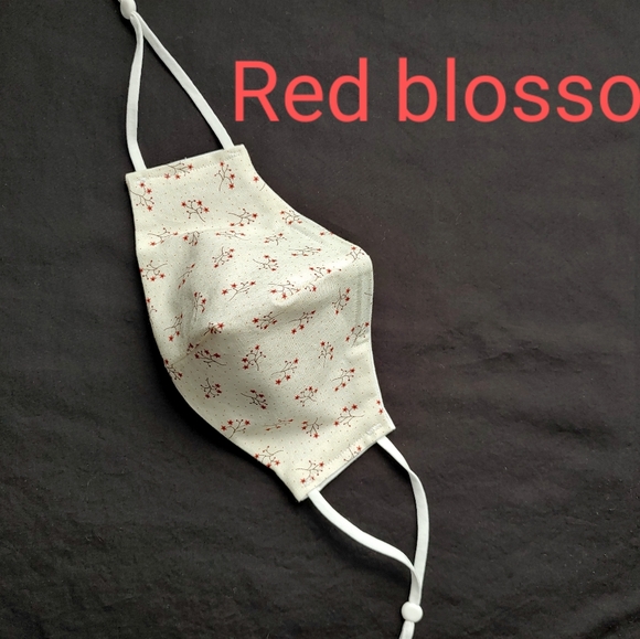 Face masks - Picture 3 of 10